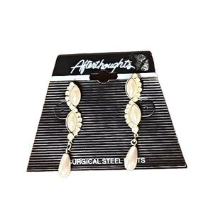 NWT Vintage Pearl Dangle Earrings